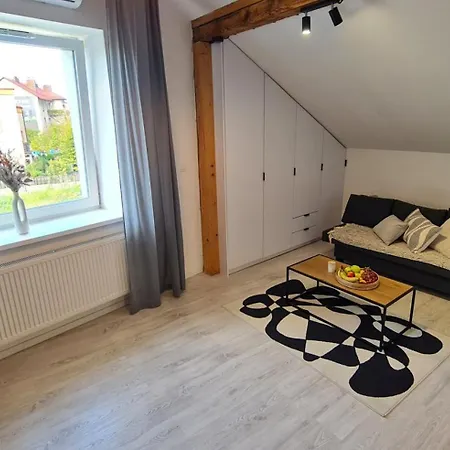 Quiet Street 11, 6e *